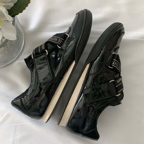 LOUIS VUITTON Black Patent Leather Trainers - Picture 3 of 16